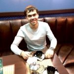 Молодой парень ищет девушку для интима в е!