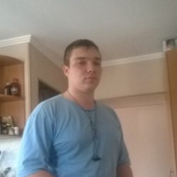 Двое мужчин познакомятся с женщиной для потрясающей встречи в е